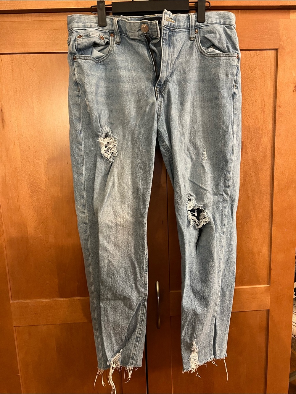 Aeropostale Light Blue Distressed Cropped Jeans